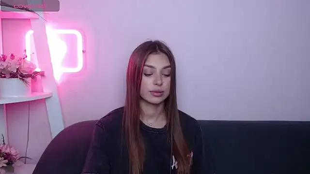 MilanaAngelAs online show from July 17, 2026, 4:53 am