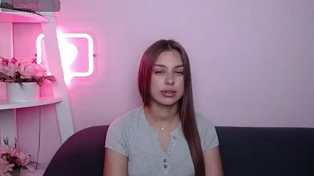 MilanaAngelAs online show from June 27, 2026, 4:51 am
