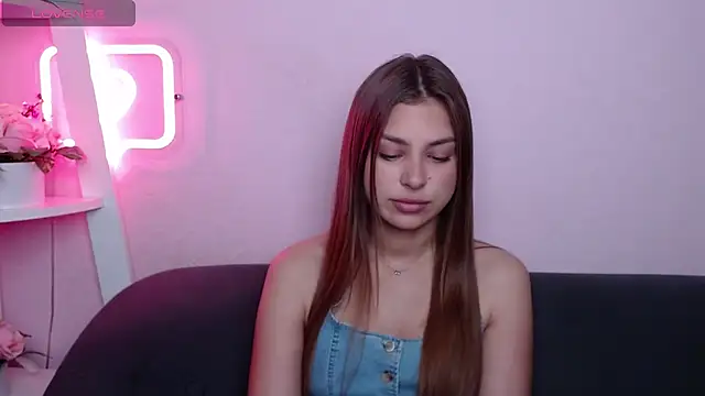 MilanaAngelAs online show from June 26, 2026, 5:02 am
