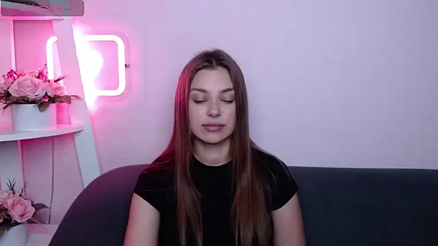 MilanaAngelAs online show from June 14, 2026, 4:46 am