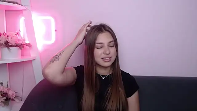 MilanaAngelAs online show from June 28, 2026, 5:03 am