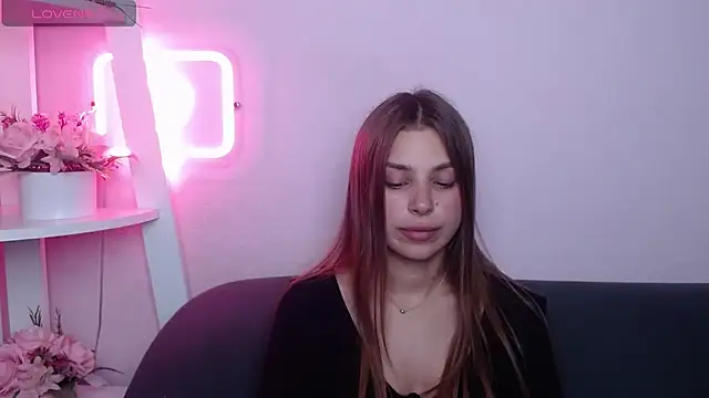 MilanaAngelAs online show from July 24, 2026, 4:58 pm