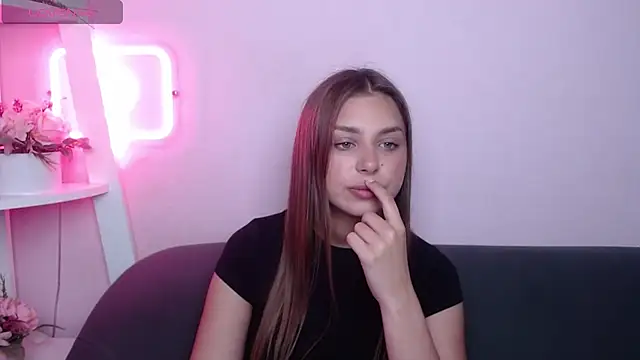 MilanaAngelAs online show from July 20, 2026, 4:42 am