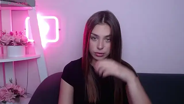 MilanaAngelAs online show from July 26, 2026, 4:41 am
