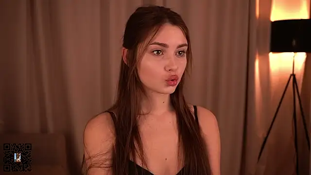 CarmenMoore26 online show from March 14, 2025, 9:21 pm