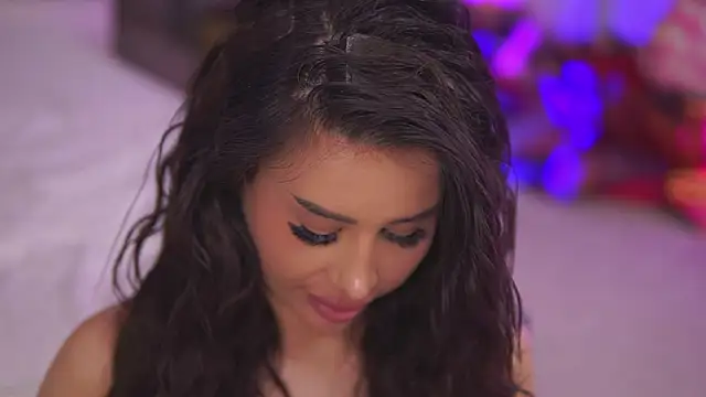 EvaZane online show from February 28, 2025, 8:18 pm