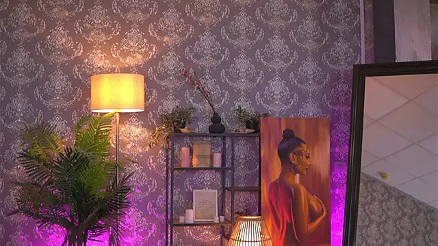 EvaZane online show from March 21, 2025, 9:45 am