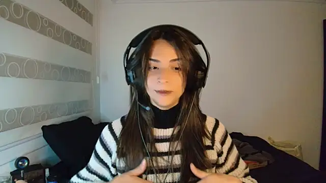 Dollbehavior  online show from October 19, 2025, 8:17 am