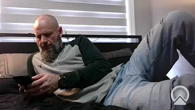 Roaming Medick1 online show from December 16, 2024, 6:38 pm