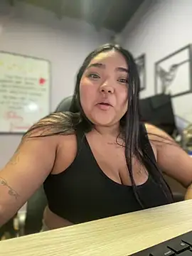 little lissiee online show from December 7, 2024, 6:48 am