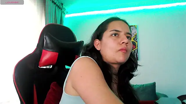 Lexyevans online show from March 20, 2025, 4:09 pm