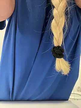 Snapshot of AllysonK chatting on May 15, 2026, 10:57 am AllysonK online show from May 15, 2026, 10:57 am