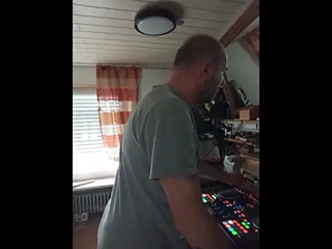 rosaeichel online show from April 5, 2026, 2:02 pm