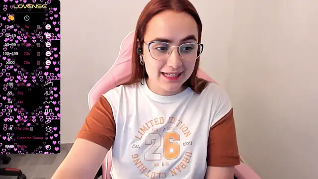 maryluna95 online show from February 11, 2025, 2:46 am