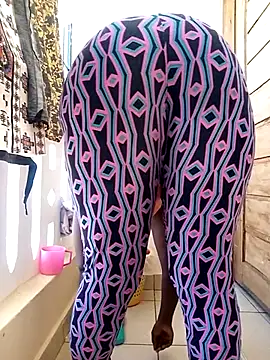 zainabsmile online show from November 11, 2025, 12:00 pm