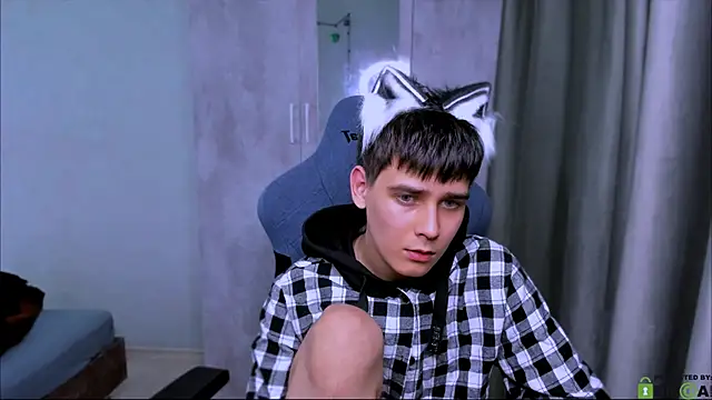 Foxicfu online show from February 14, 2025, 4:20 pm