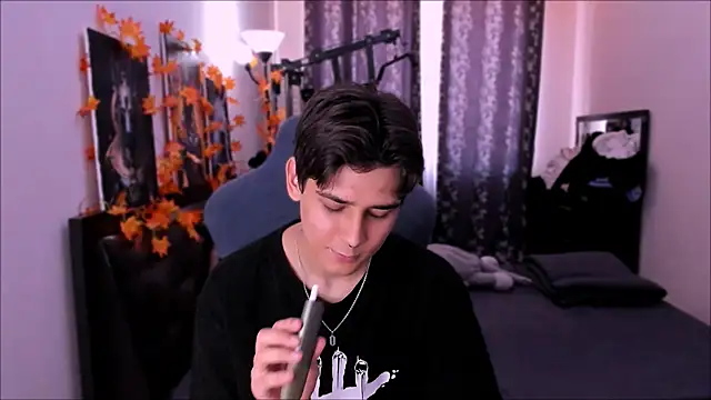 Foxicfu online show from November 28, 2025, 8:14 am