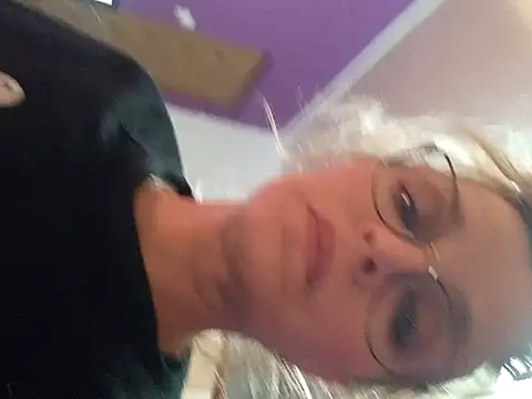 BritneyHudson online show from January 8, 2026, 3:29 pm