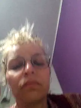 BritneyHudson online show from May 1, 2026, 12:59 am
