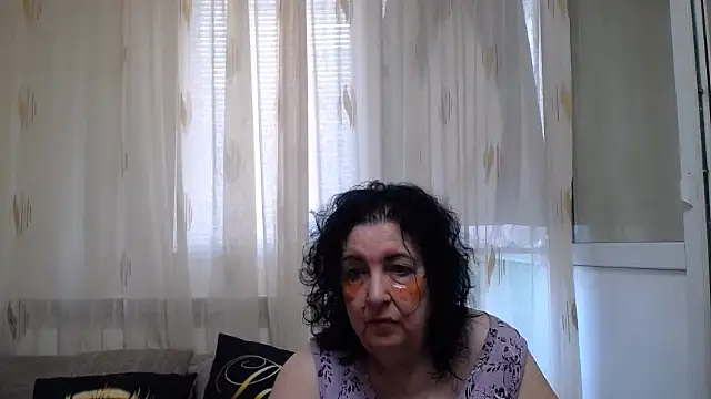 Snapshot of maturekorine chatting on July 18, 2026, 11:30 am maturekorine online show from July 18, 2026, 11:30 am