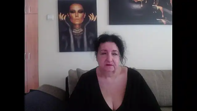maturekorine online show from April 28, 2026, 12:20 pm