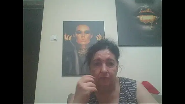 Snapshot of maturekorine chatting on July 15, 2026, 5:20 pm maturekorine online show from July 15, 2026, 5:20 pm