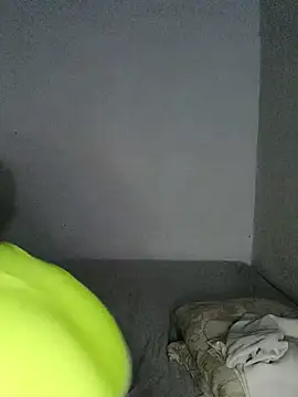 KarameloVzla online show from November 18, 2025, 1:43 am