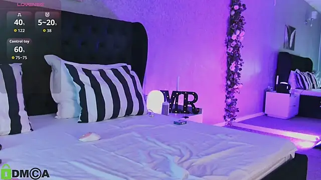 MashaReed  online show from September 19, 2025, 8:02 pm