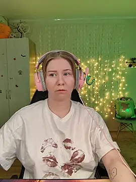 Snapshot of D0nna_ chatting on February 11, 2026, 7:14 pm D0nna online show from February 11, 2026, 7:14 pm