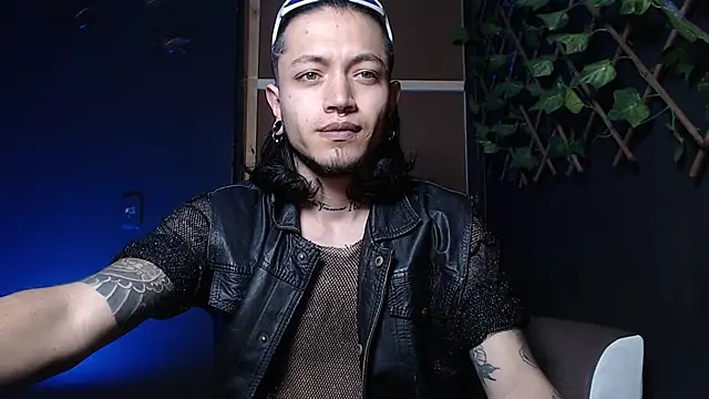 Dicaprioo  online show from October 24, 2025, 5:39 am