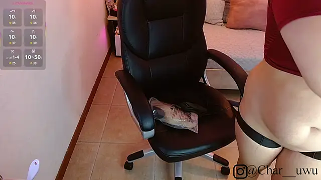 Charlotte Jones   online show from October 28, 2025, 10:36 am