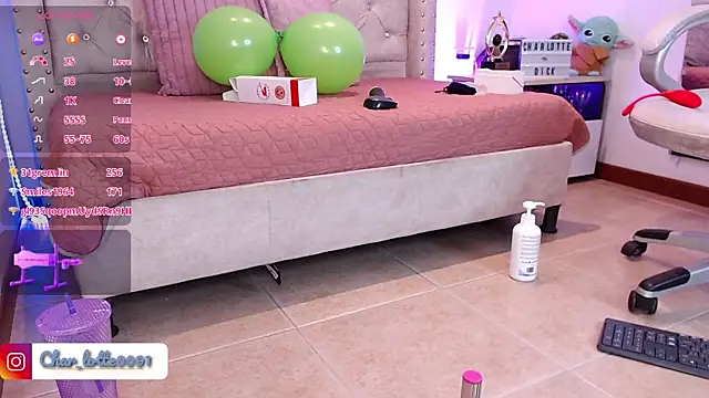 Charlotte Jones   online show from March 20, 2025, 2:21 pm