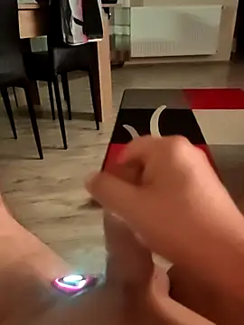 Szeltolo001 online show from March 12, 2026, 2:06 am