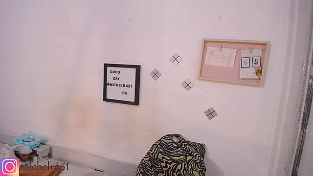 Mia  reys online show from October 3, 2025, 12:06 pm