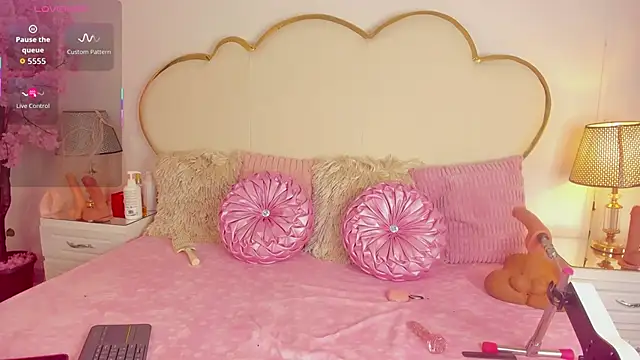 CahitlinBell online show from September 23, 2025, 5:58 am