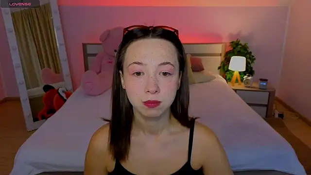 Hayle Hill online show from November 3, 2025, 1:55 am