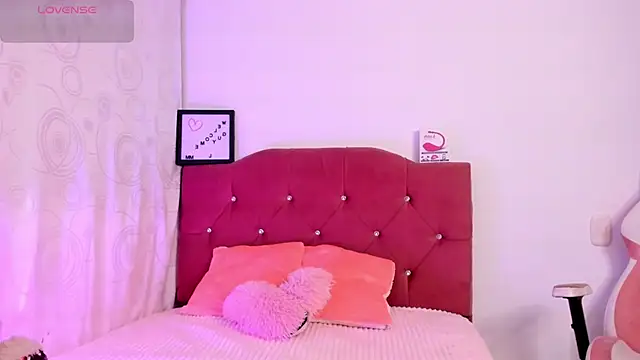 LucianaTomson online show from September 21, 2025, 10:42 am