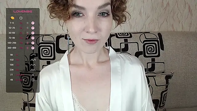 TinaWince online show from October 3, 2025, 4:58 am