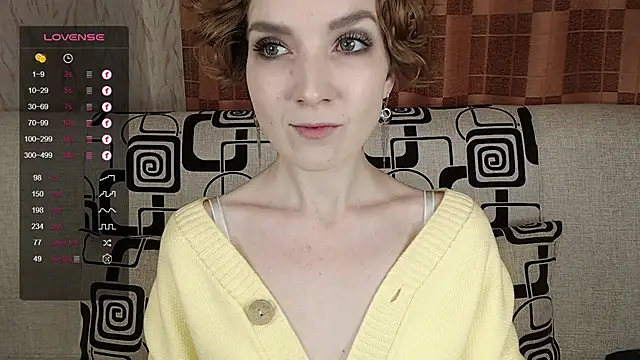 TinaWince online show from November 10, 2025, 4:50 am