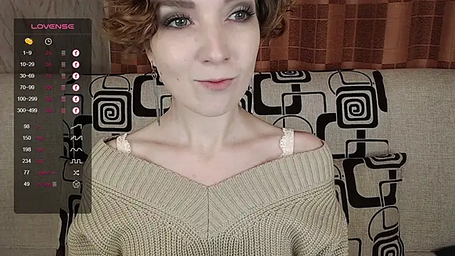 TinaWince online show from November 9, 2025, 4:27 am