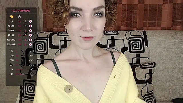 TinaWince online show from November 22, 2025, 4:55 am