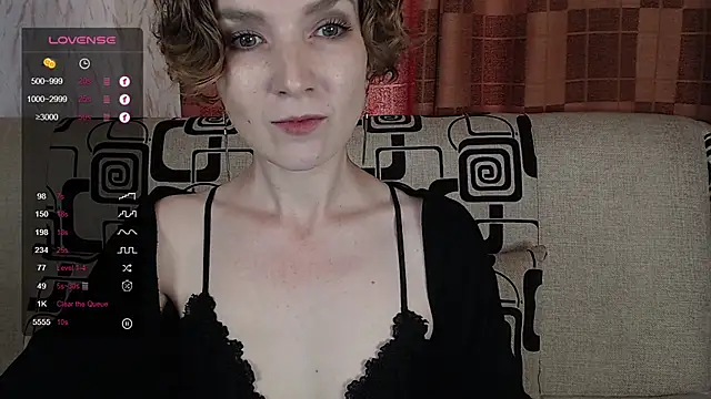 TinaWince online show from August 9, 2026, 5:13 am