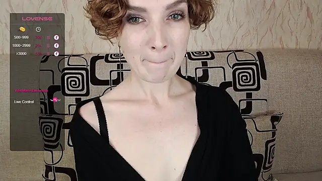 TinaWince online show from October 5, 2025, 4:36 am