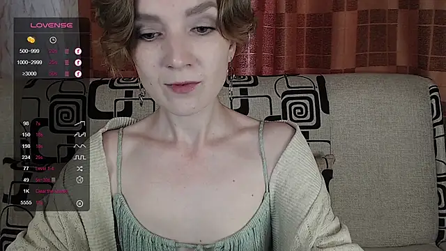 TinaWince online show from June 25, 2026, 4:43 am