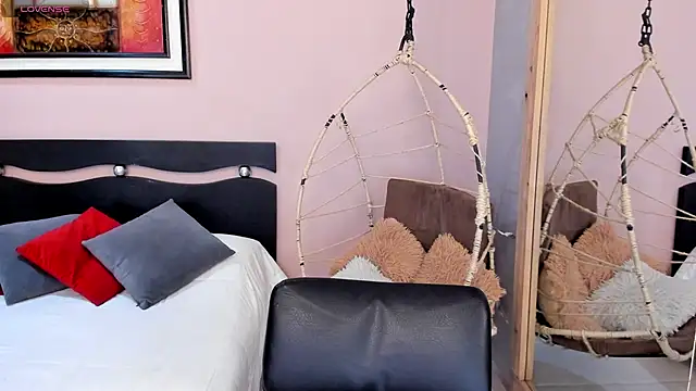  alaiasmile  online show from September 14, 2025, 5:35 pm