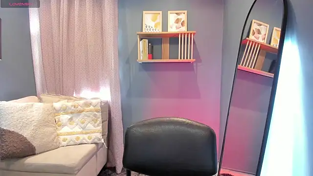  alaiasmile  online show from June 12, 2026, 7:33 pm
