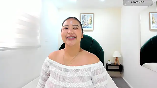 alaiasmile  online show from April 22, 2026, 5:20 pm