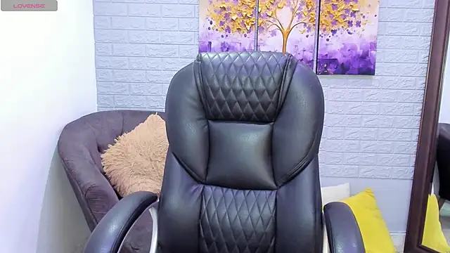  alaiasmile  online show from September 27, 2025, 7:20 pm