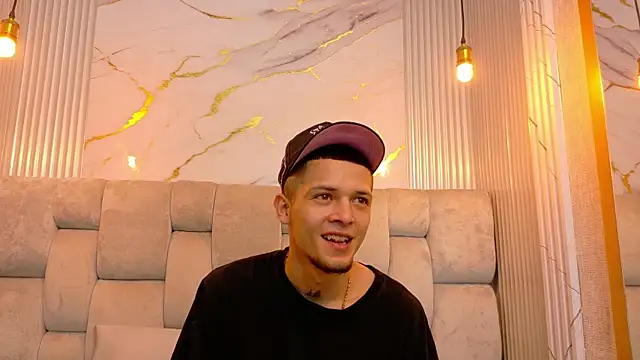 kendalltaylorr online show from November 20, 2025, 12:50 pm