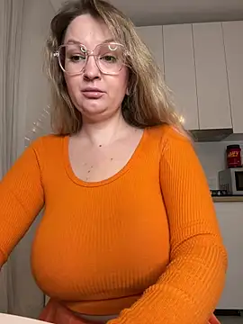 Teya moon  online show from November 2, 2025, 7:19 pm